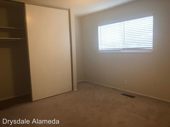 Building Photo - 3 br, 2 bath House - 1160 Broadway #A