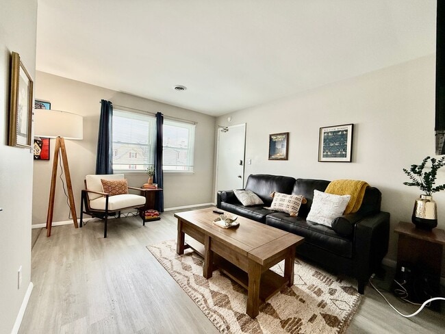 Foto del edificio - Cozy Two Bedroom Apartment in the City Center