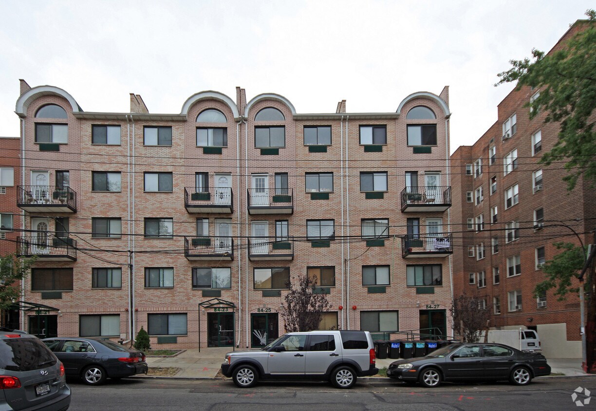 Foto del edificio - 84-25-84-27 Lander St