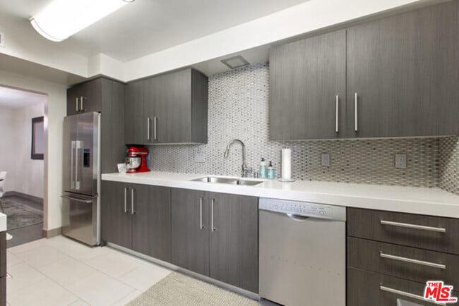 Foto del edificio - 11657 Chenault St