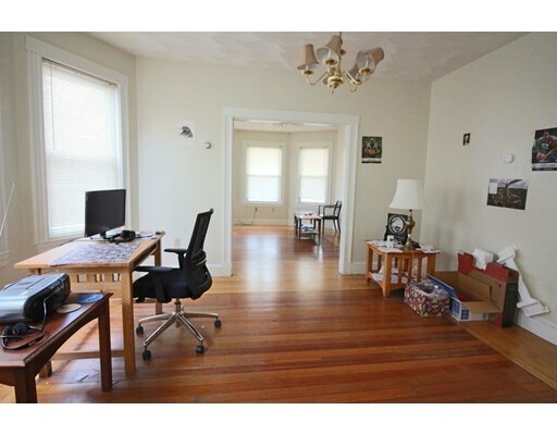 Primary Photo - 420 Essex St