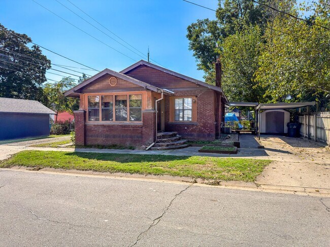 Foto del edificio - Charming Fort Smith Home - 2 Bed, 1 Bath (...