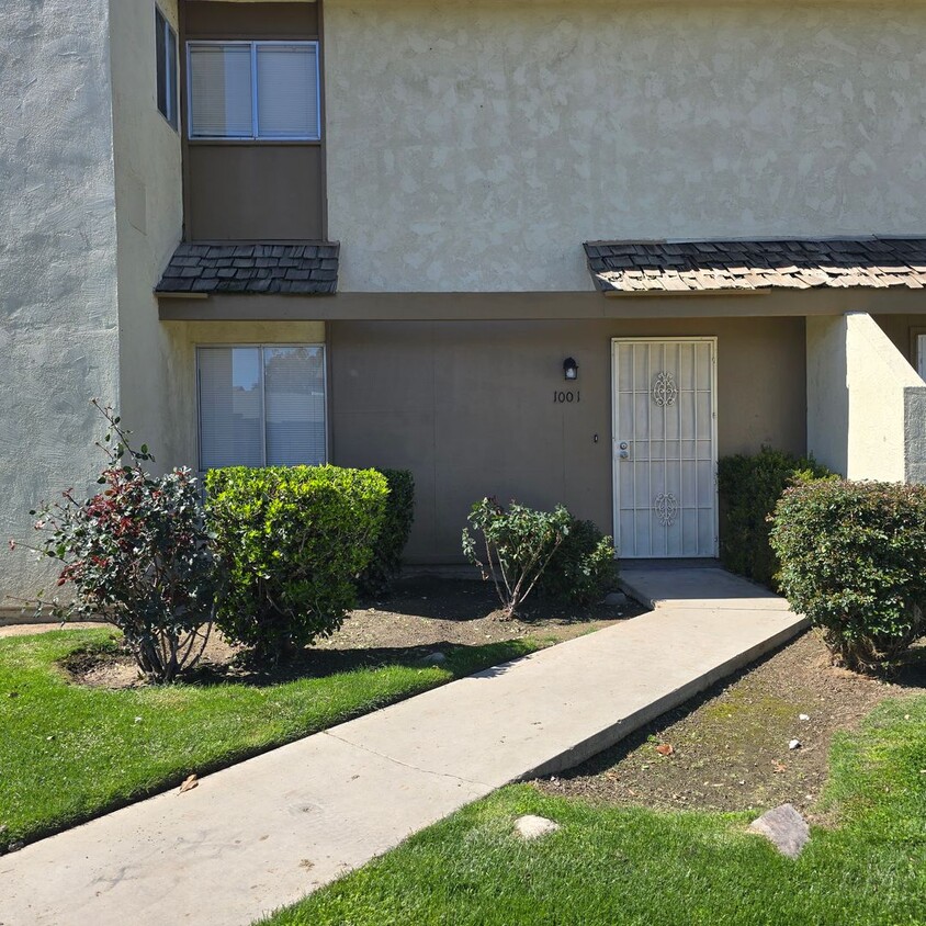 Primary Photo - SW-Bakersfield Condo-3 bedrooms 2 baths