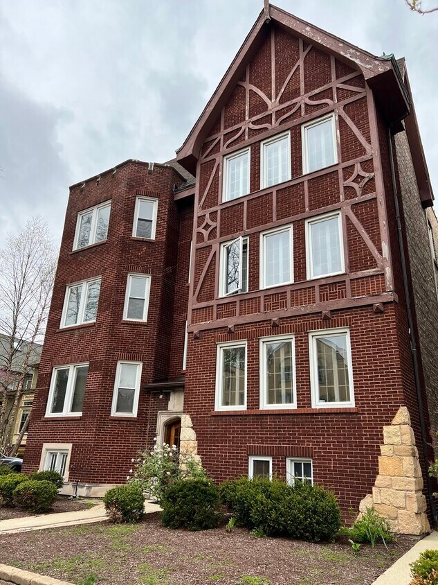 Primary Photo - 424 Wisconsin Ave