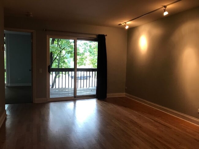 Foto del edificio - 2140 N Lincoln Ave