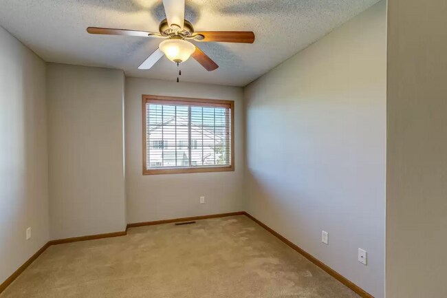 Building Photo - 3571 Sterling Heights Dr