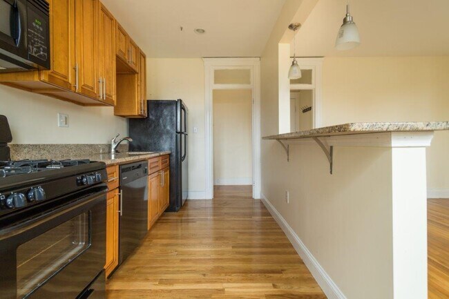 Foto del edificio - 288 Chestnut Hill Ave