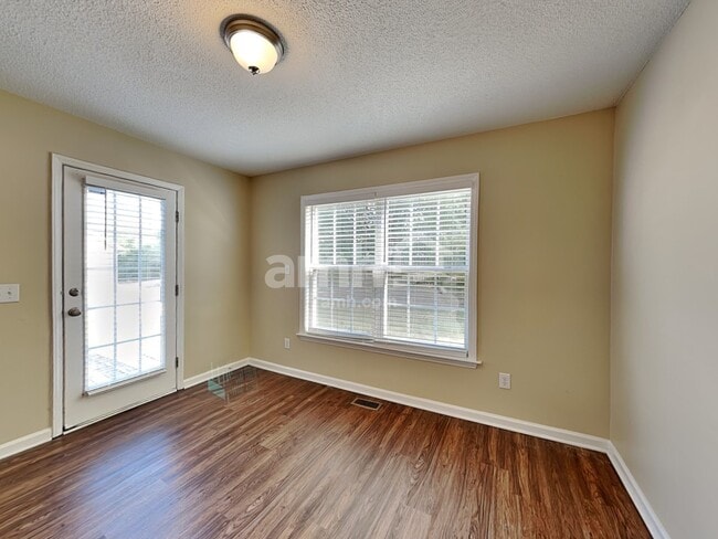 Building Photo - 4405 Moss Spring Dr