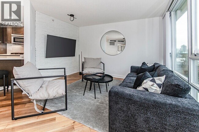 Building Photo - 918 Cooperage Way