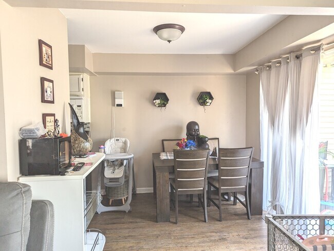 Foto del edificio - 15 Marywood Ln