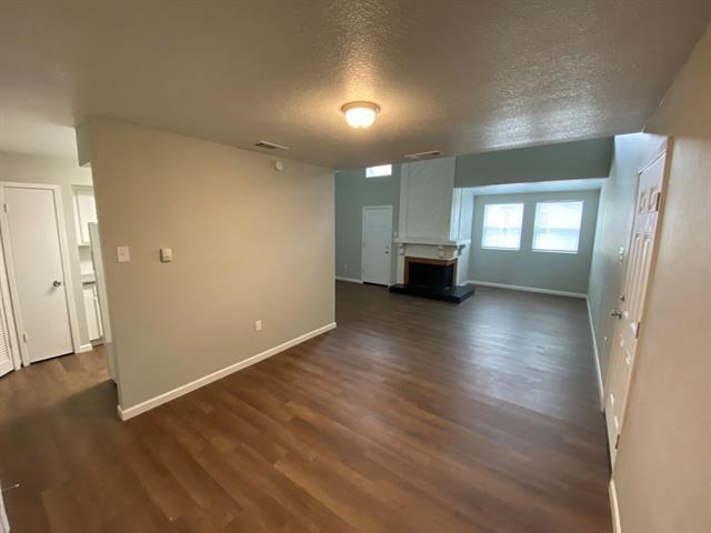 Foto del edificio - 9696 Walnut St