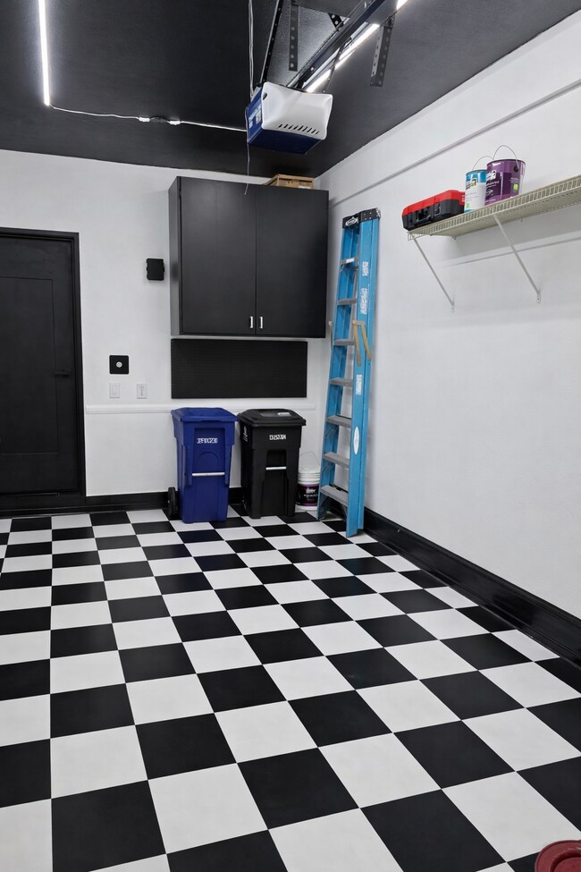 Building Photo - 1342 Serena Cir