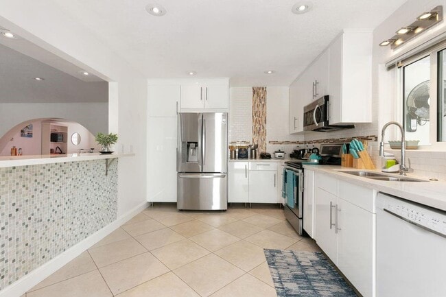 Foto del edificio - 1900 N Victoria Park Rd