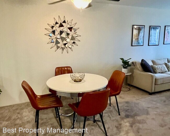 Foto del edificio - 1 br, 1 bath House - 675 N Los Felices Cir...