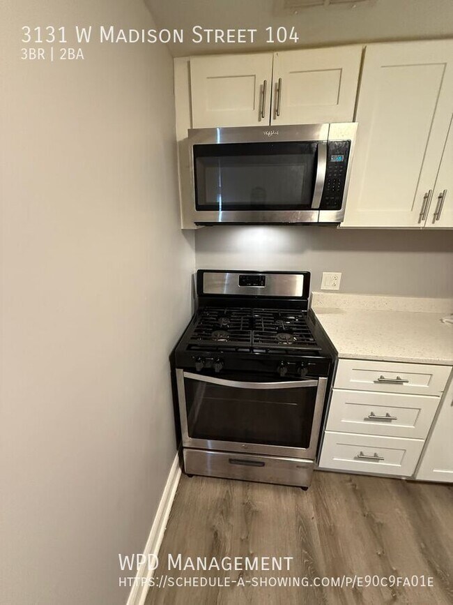 Foto del edificio - 3131 W Madison St