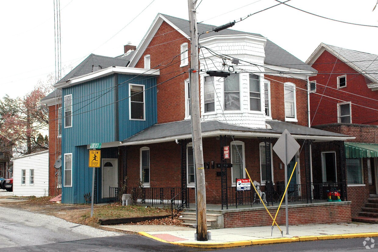 28 N Queen St Apartments in Littlestown, PA