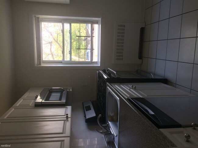 Foto del edificio - 2 br, 1 bath  - 6200 blvd east apt