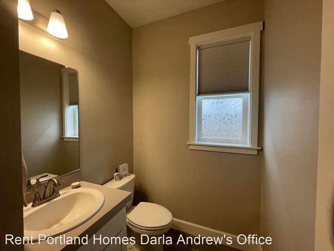 Building Photo - 4 br, 2.5 bath House - 35470 Portland View Dr