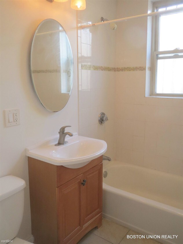Studio, 1 bath - 30 Hemenway St 39 - Studio, 1 bath  - 30 Hemenway St 39