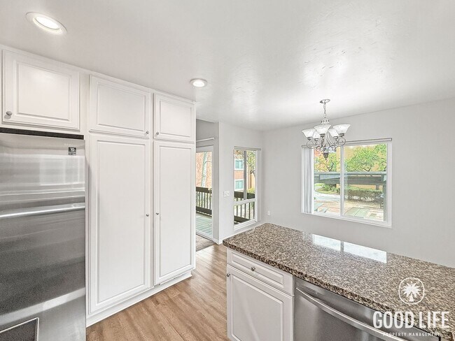 Foto del edificio - Beautiful 3B/2BA Condo in Rancho Bernardo for Rent!