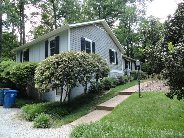 Building Photo - 3856 Somerset Dr