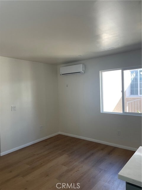 Foto del edificio - 869 W 4 St
