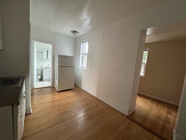 Building Photo - 4409 N Kenneth Ave