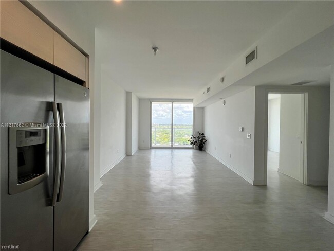 Foto del edificio - 1 br, 1 bath Condo - 4250 Biscayne Blvd 2783