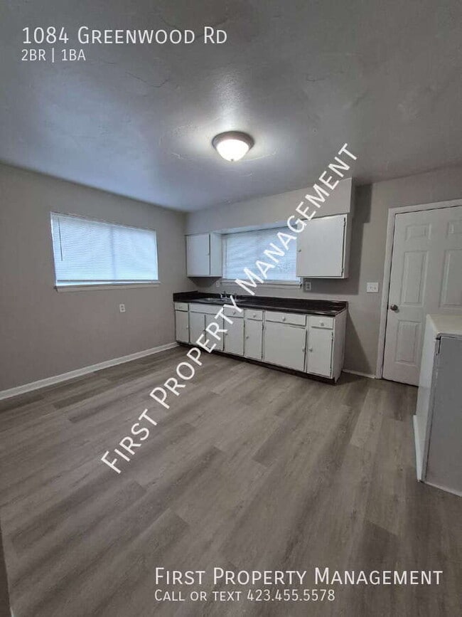 Foto del edificio - 1084 Greenwood Rd