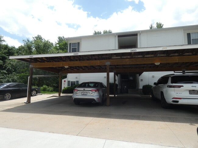 Building Photo - 2483 NE 68th St