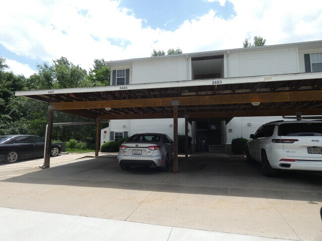 Foto del edificio - 2483 NE 68th St