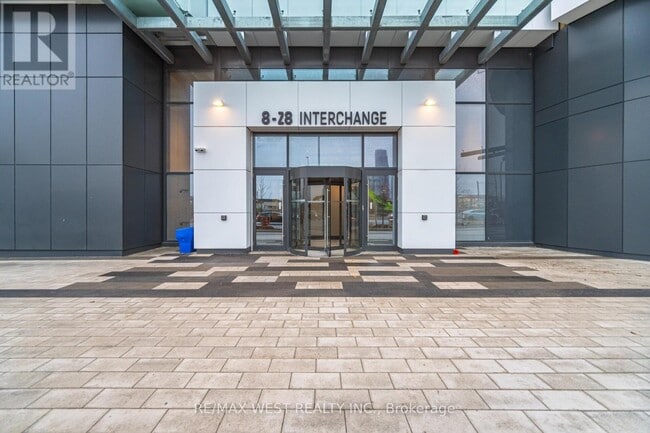 Photo du bâtiment - 8 Interchange Wy