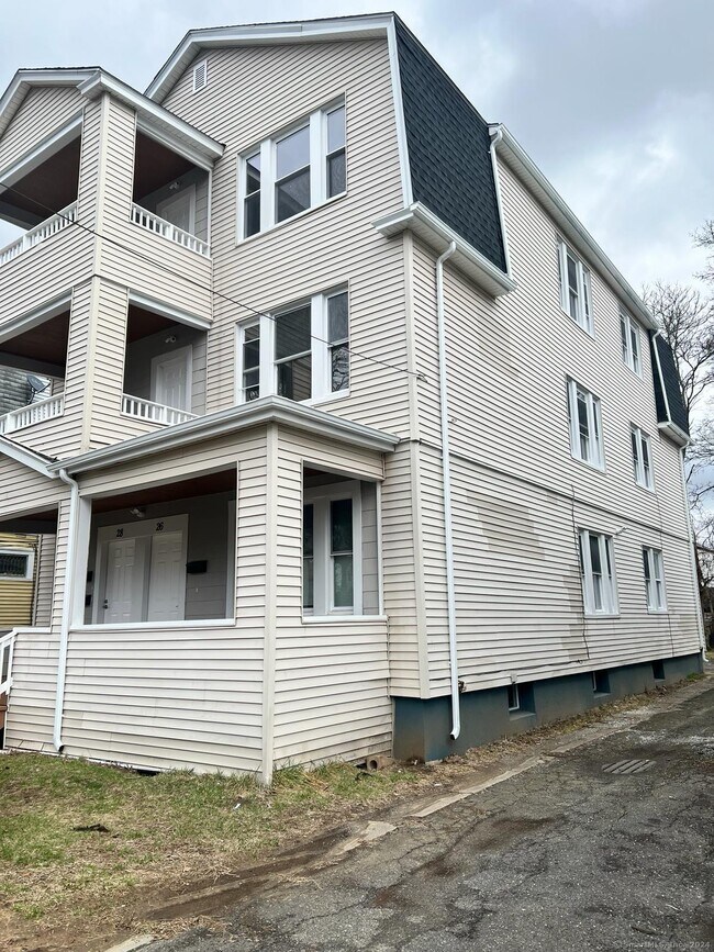 Building Photo - 26-28-28 Eastford St
