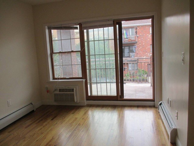 Primary Photo - 28-42 38th St
