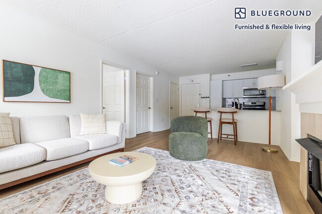 Foto del edificio - 444 Washington Blvd