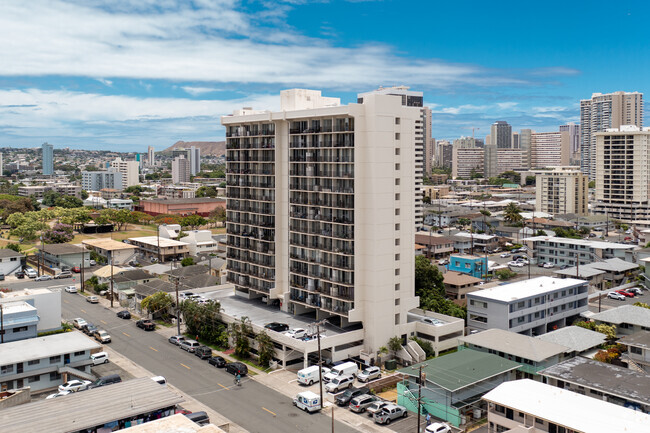 Building Photo - McCully Villa