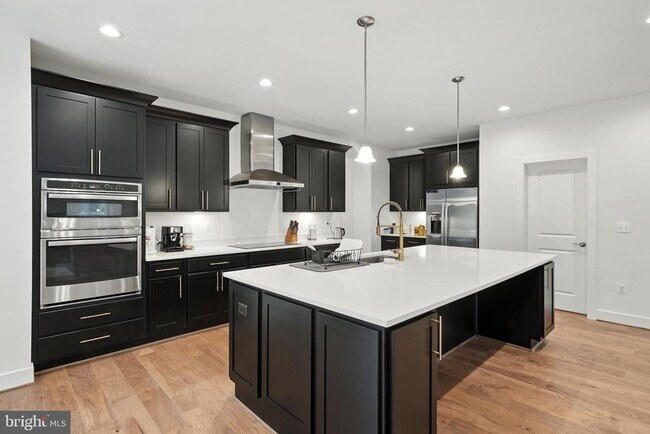 Foto del edificio - 5604 Clermont Dr