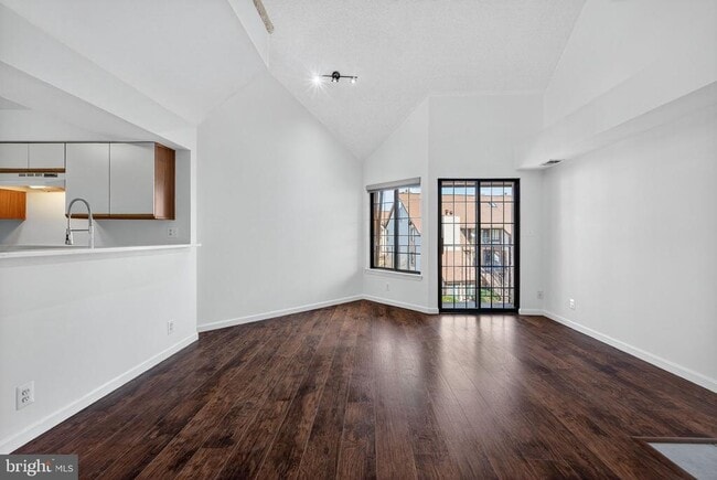 Building Photo - 6017 Curtier Dr