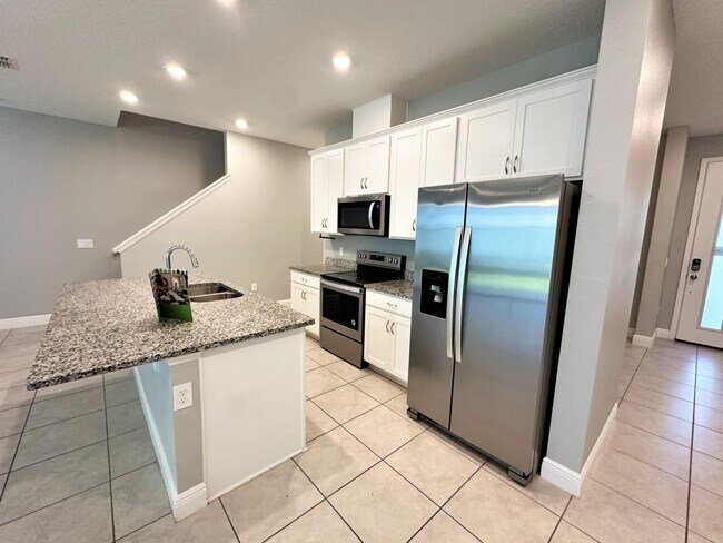 Building Photo - 2241 Shadowland Loop