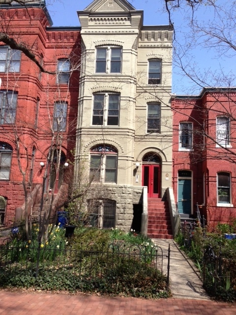 Victorian House at 642 E Capitol - 642 E Capitol St NE
