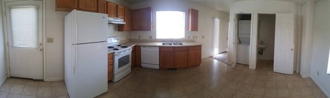 Building Photo - 2 bedroom 1.5 bath Home for Rent, Great Sp...