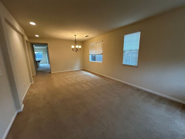 Foto del edificio - Desirable Location