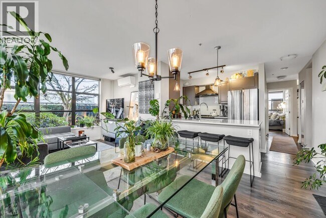 Photo du bâtiment - 301 306 SIXTH STREET