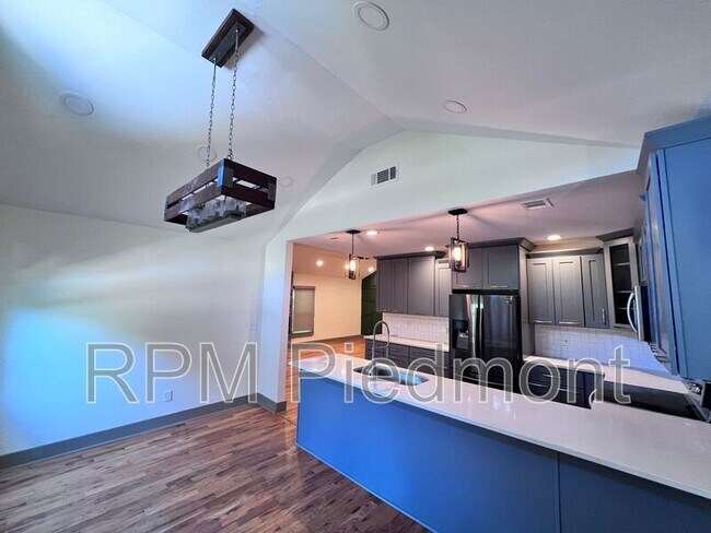 Foto del edificio - 334 Dargan Pl SW