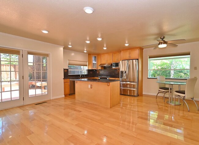 Building Photo - 46649 Rancho Higuera Rd