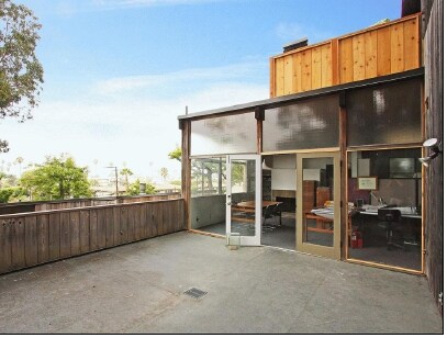 Building Photo - 2428 Beverley Ave