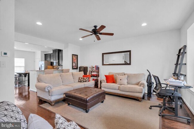 Foto del edificio - 111 Village Green Ln