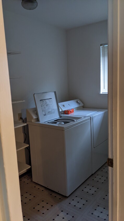 Foto principal - 1241 Warner St