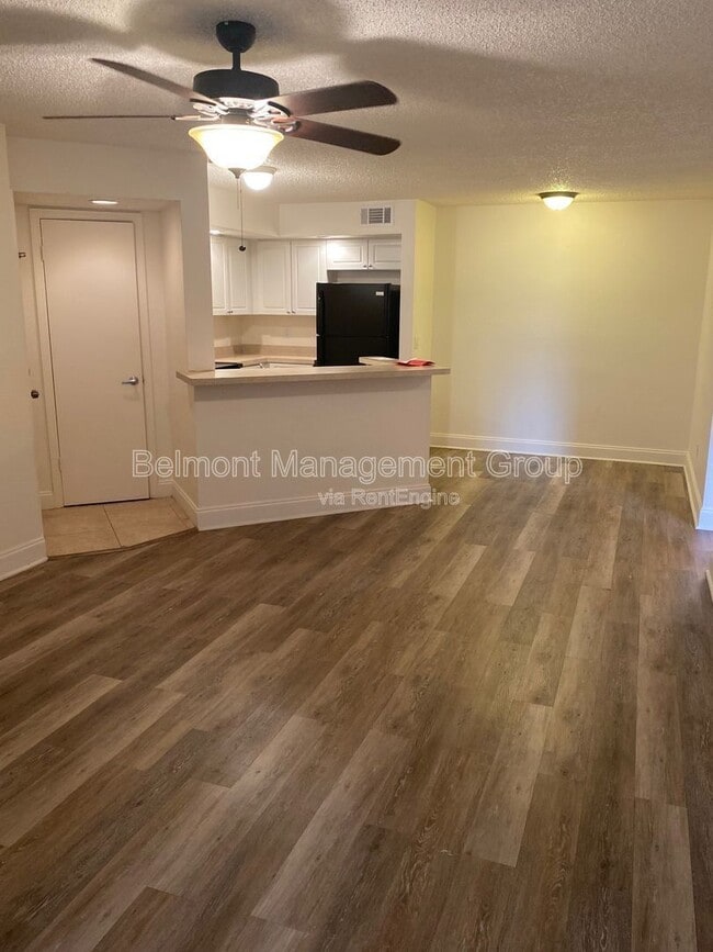 Building Photo - 4630 Commander Dr