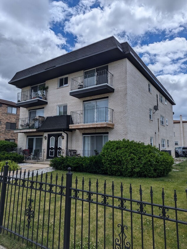 Foto principal - 8143 Marion Dr